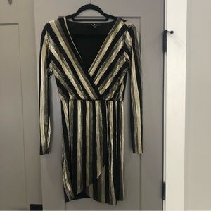 Lulus black & gold long sleeved dress